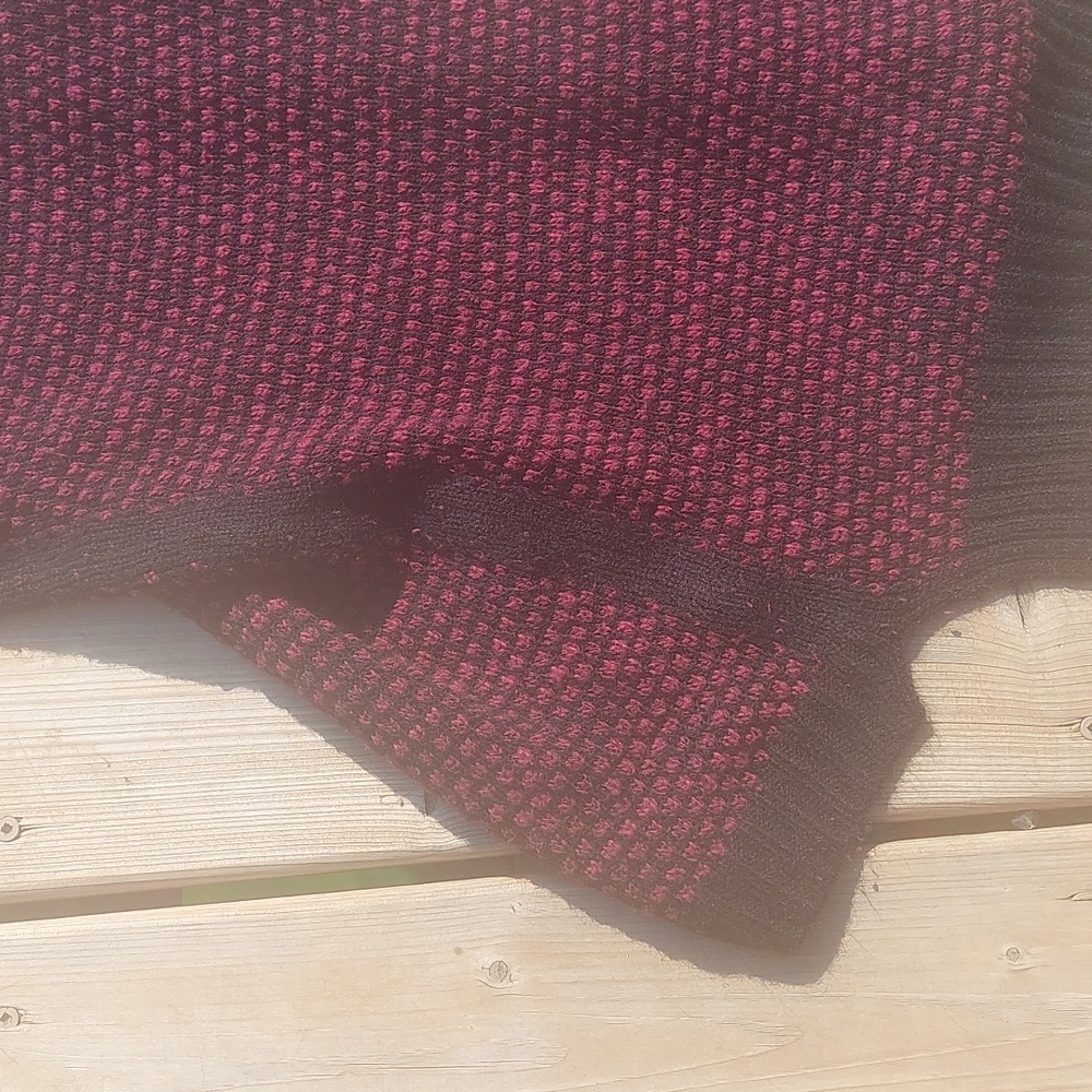 Sweater - Picture 7 of 9